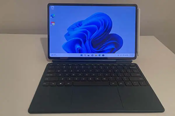 Android-Robo & Kala Laptop-Display and Keyboard