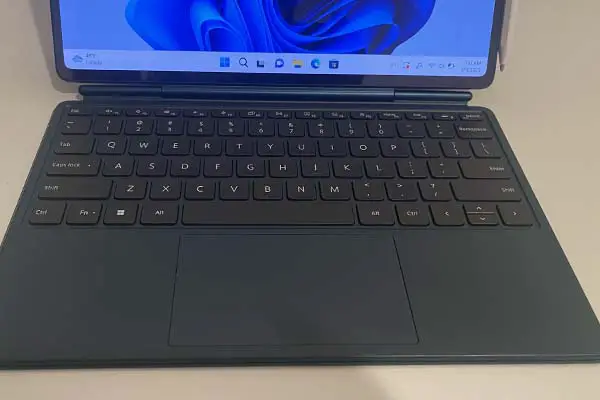 Android-Robo & Kala Laptop-Keyboard